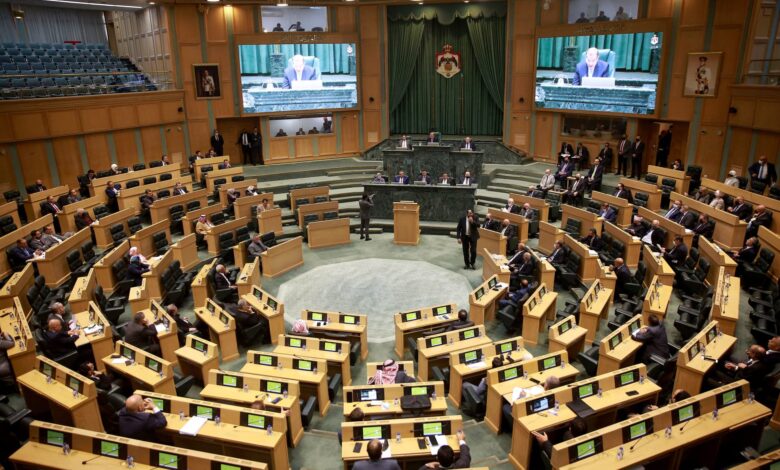 النواب يقرّون قانون تنظيم التعامل بالأصول الافتراضية لعام 2025 266702