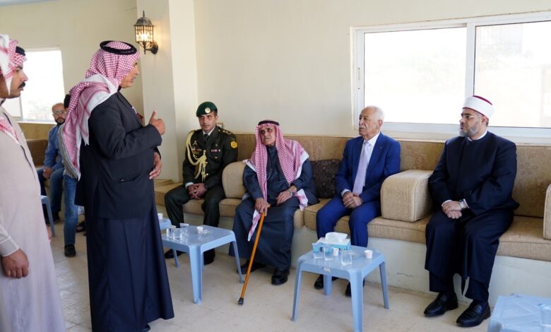 العيسوي يعزي عشائر الزيود وبني خالد والزين مندوباً عن الملك وولي العهد Image1 52025221327510183595