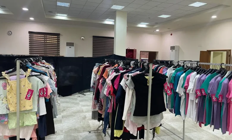 "بنك الملابس" يوزع كسوة على 200 عائلة في قضاء الجفر. WhatsApp Image 2025 05 08 at 8.00.01 PM