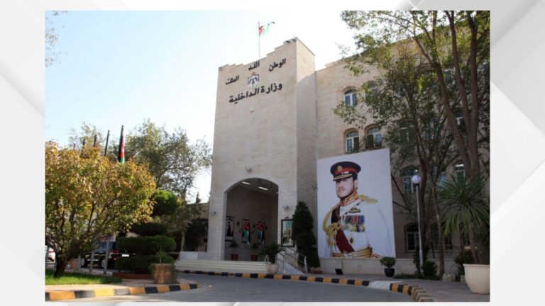 يرجى عدم اجراء اي تعديل على القالب ....تصميم موقع مع خلفية - 59