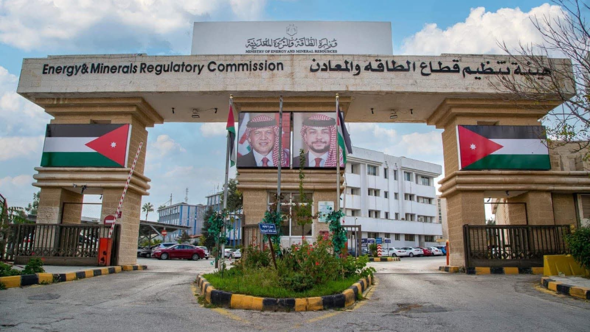 يرجى عدم اجراء اي تعديل على القالب ....تصميم موقع مع خلفية - 89