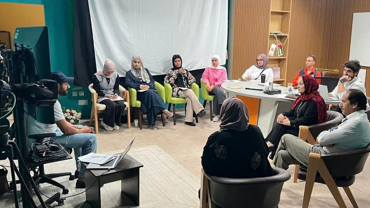 يرجى عدم اجراء اي تعديل على القالب ....تصميم موقع مع خلفية - 3