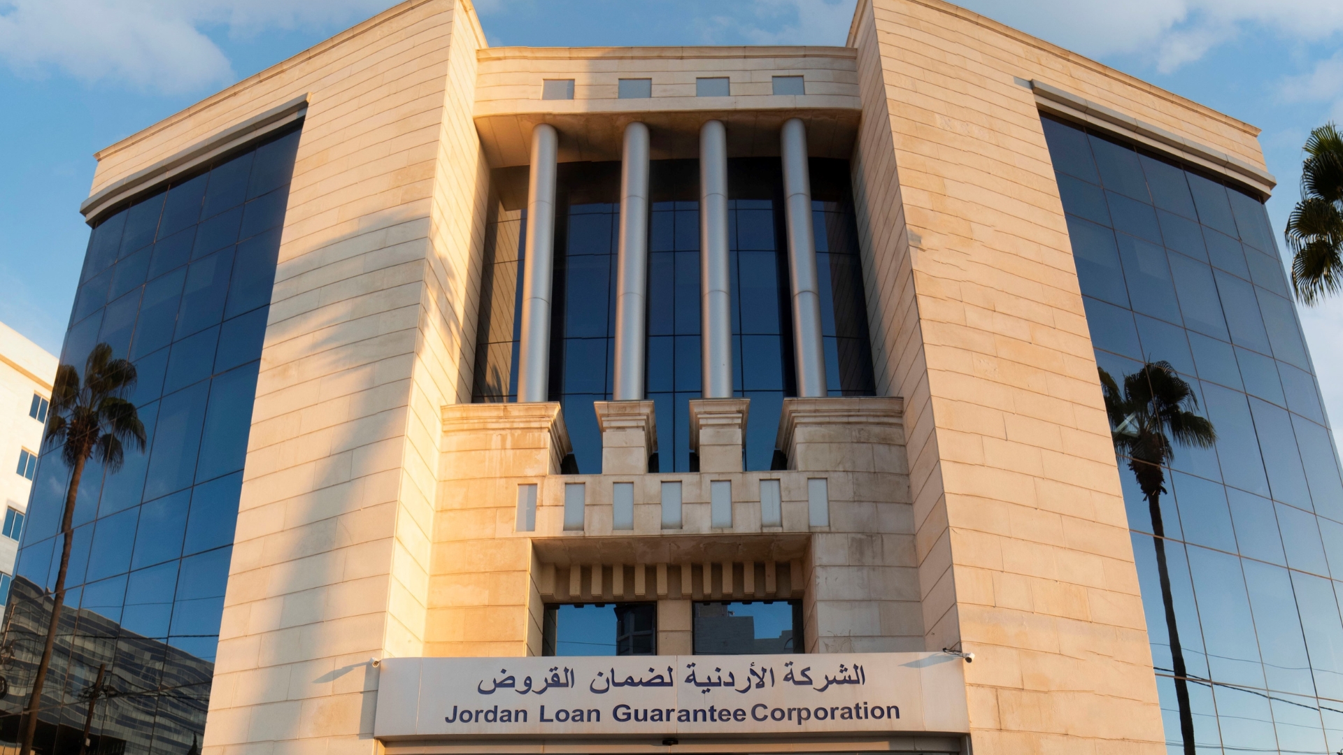 يرجى عدم اجراء اي تعديل على القالب ....تصميم موقع مع خلفية - 8
