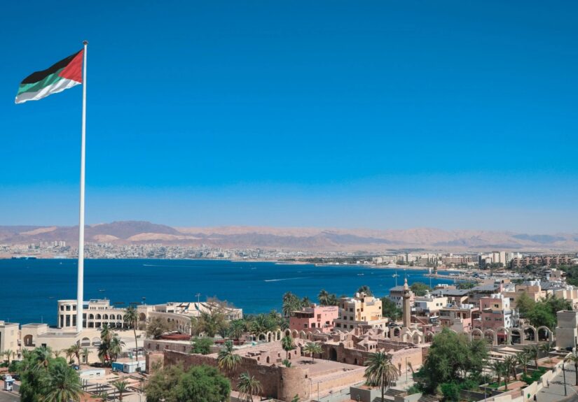 يرجى عدم اجراء اي تعديل على القالب ....تصميم موقع مع خلفية - 72