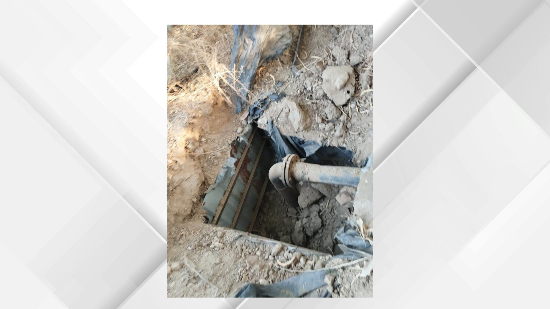 يرجى عدم اجراء اي تعديل على القالب ....تصميم موقع مع خلفية - رئيس هيئة الأركان